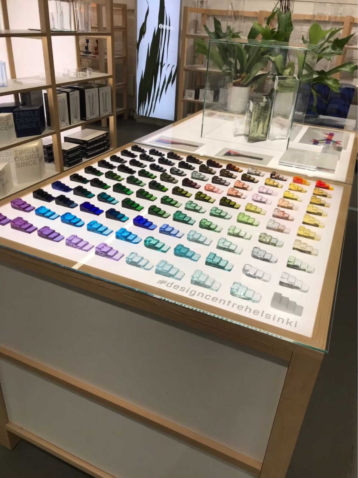 サンタクロース村、マリメッコ、ittala 