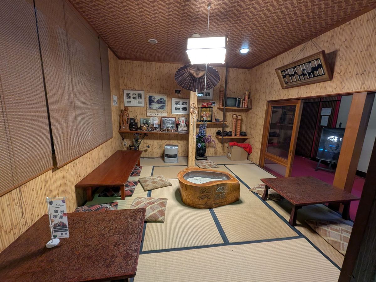 2日目の宿は鉛温泉藤三旅館@花巻
日本一深い自噴温泉は風情もあるし、お湯も...