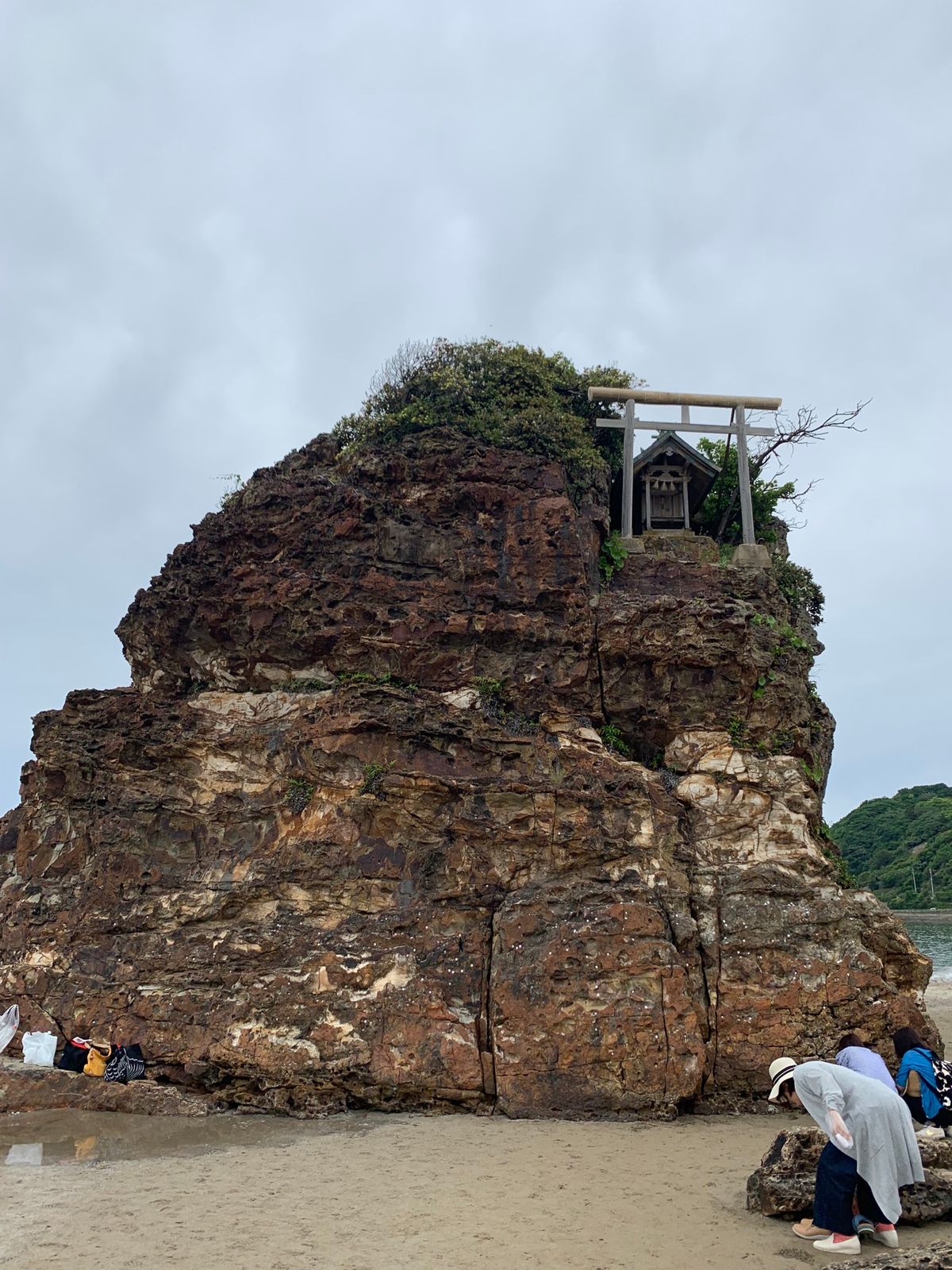 出雲割子そば。一段目を食べたら余った汁を二段目へ、と食べていくそう。
稲佐...