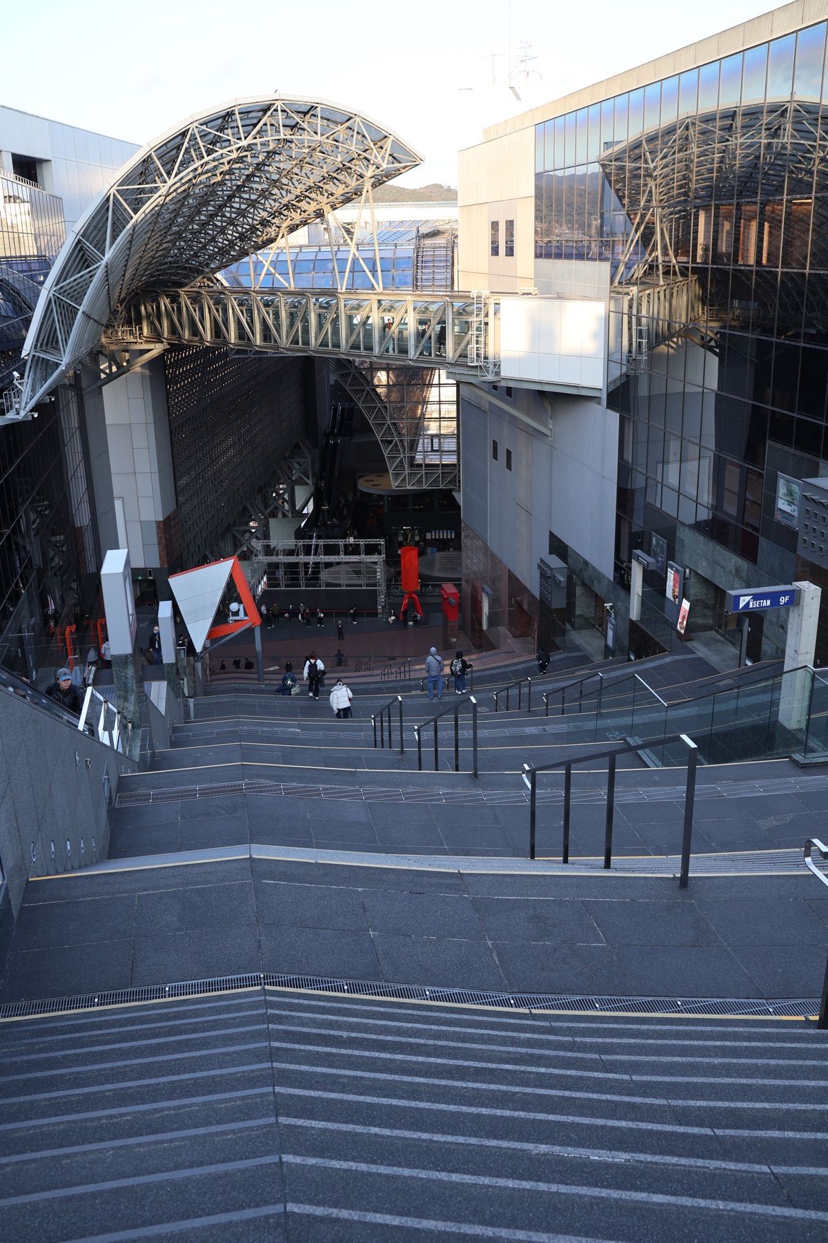 京都駅の大階段