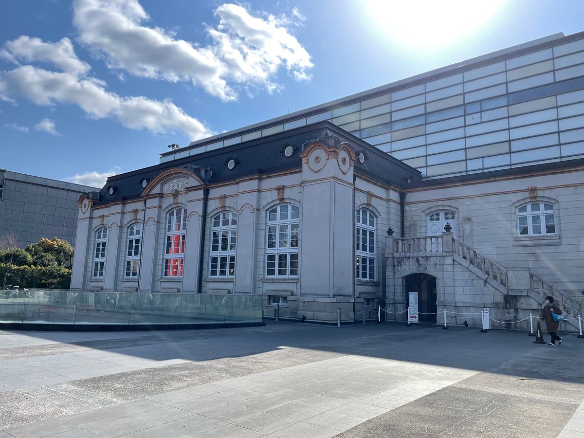 京都府立図書館。なかなか趣きのある建物。