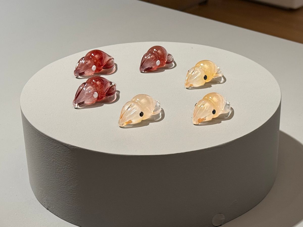 オリジナルの色。越碧と翡翠。きれい。
どーやって作ってるんだろう。