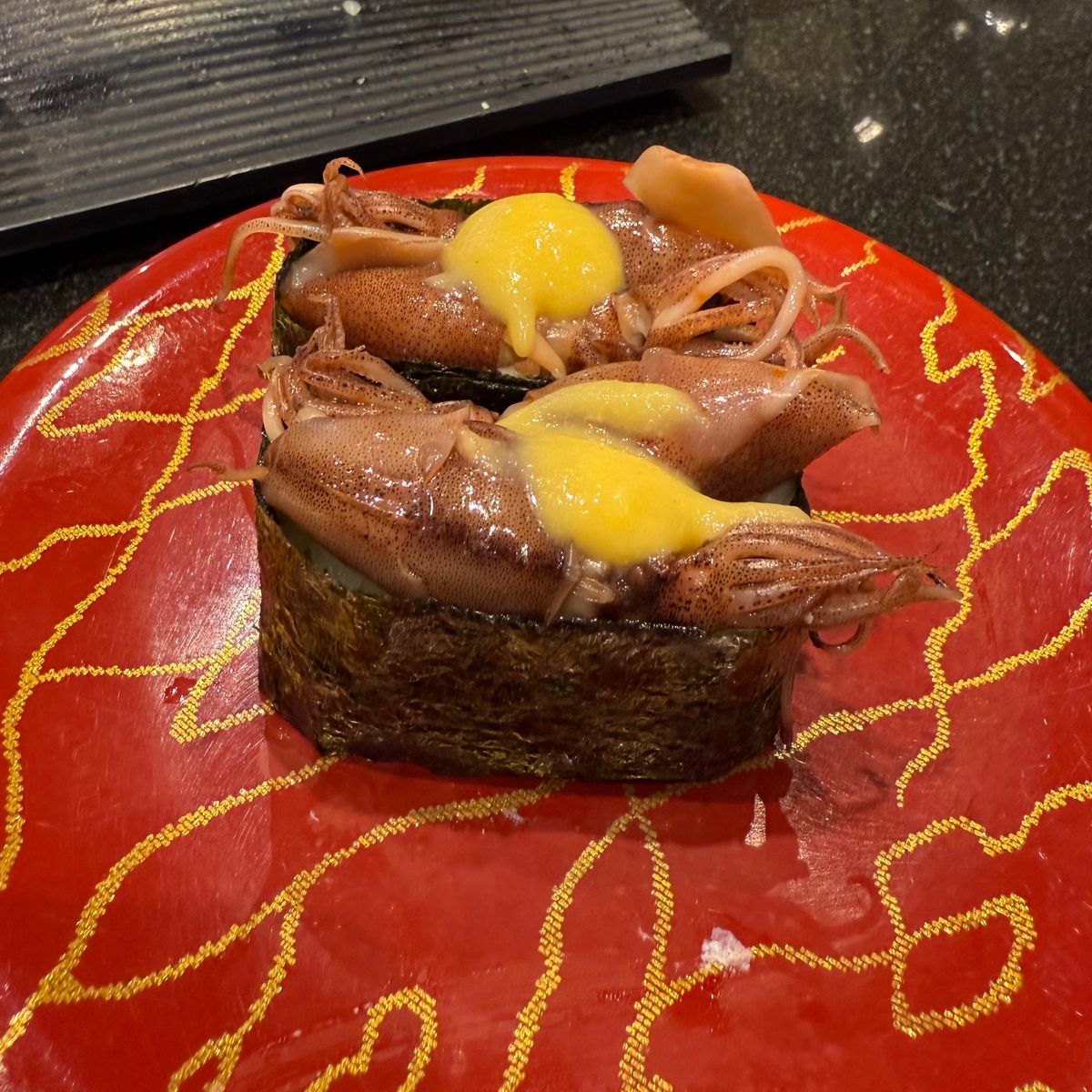 まずはすし玉！シャリで小さめで嬉しい。
かがやきセブンというセットはのどぐ...