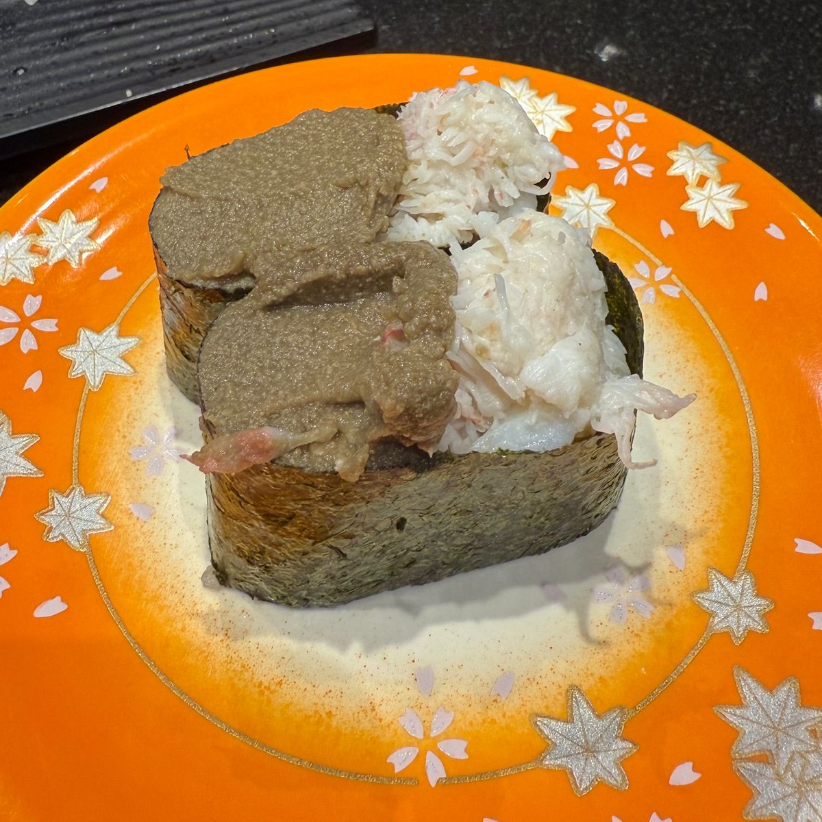 まずはすし玉！シャリで小さめで嬉しい。
かがやきセブンというセットはのどぐ...