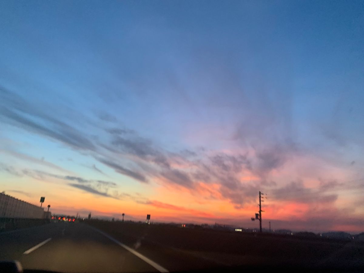 夕日きれいだった。そして愛媛の道後温泉へ。