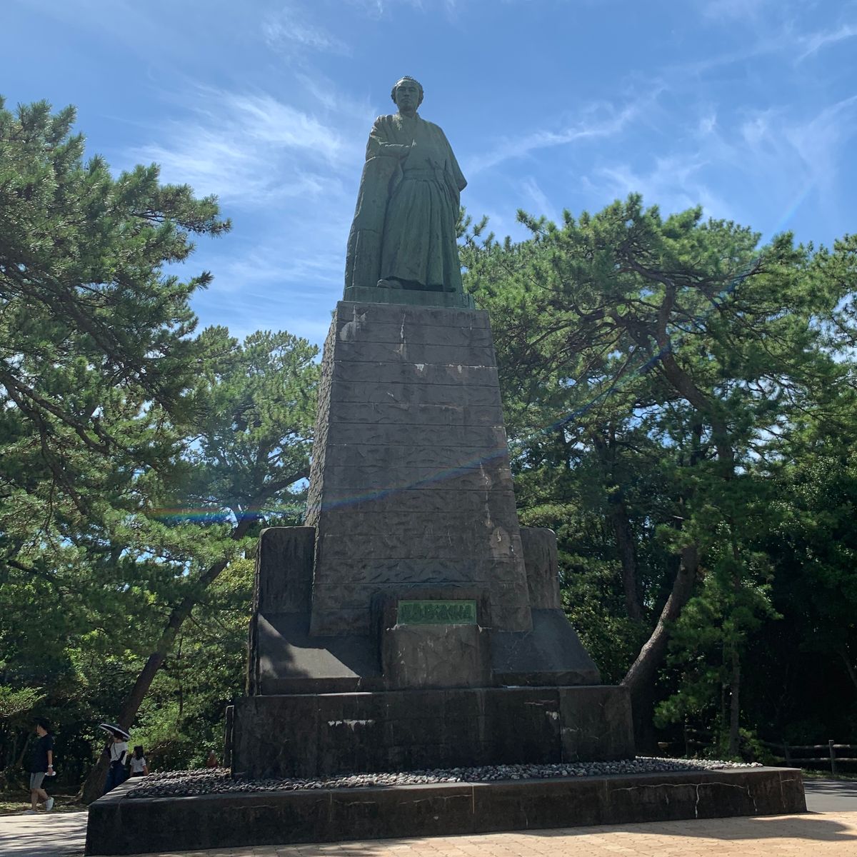 かいだ屋の鰻重。2時間くらい並んだ気がするけど、美味しかった。そして桂浜へ...