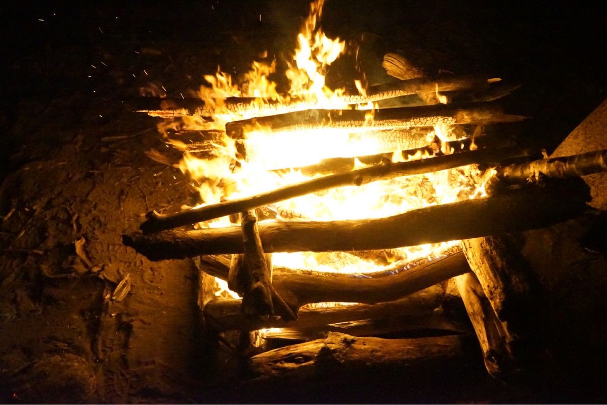 夜は近くの海でキャンプファイヤー🔥
ゆっくりとした時間。