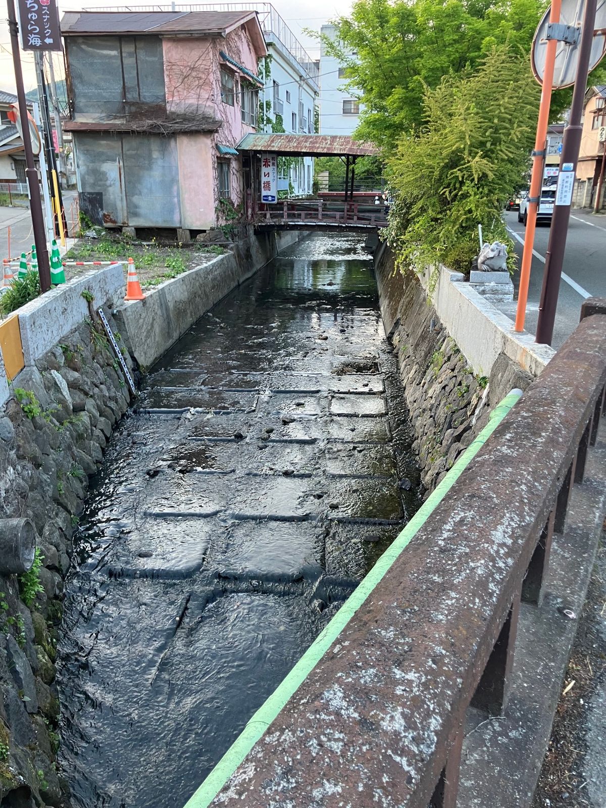 【撮影場所】
山梨県 甲府市  湯村温泉街

【住所】山梨県甲府市湯村

...