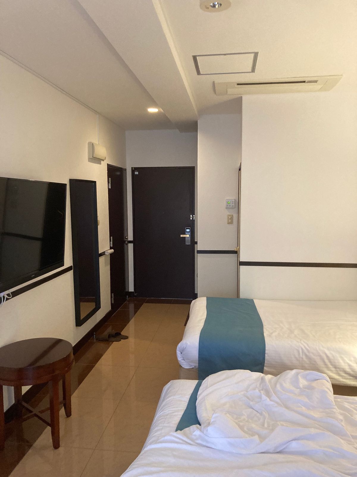 ハンドレッドデイズホテル客室内です。