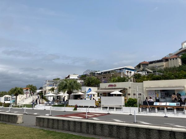 日本「沖縄旅行2回目」の写真：まずは瀬長島から。
午前中から人が多く訪...