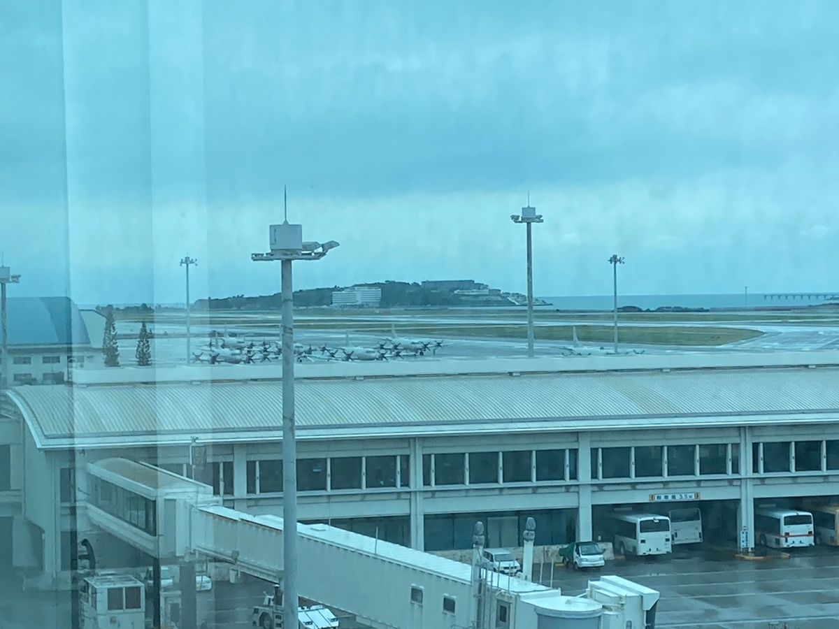 那覇空港の朝は航空機空っぽ