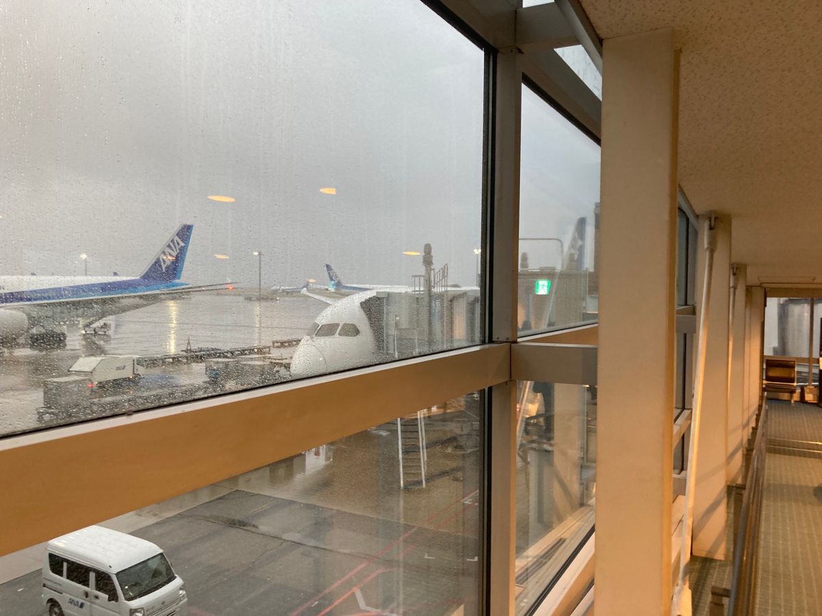 羽田6時台の便で飛びました。