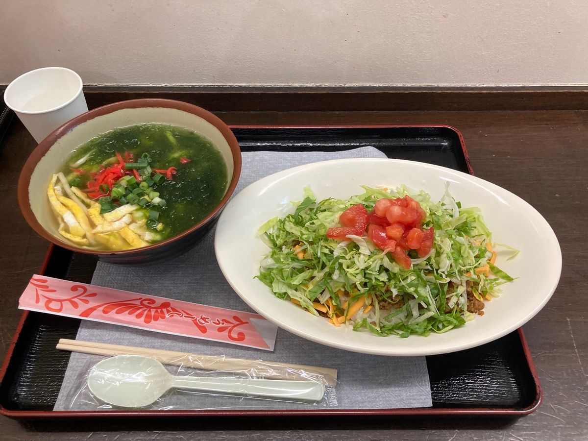 道の駅きょだで食べたタコライスと沖縄そば。沖縄そばはアーサそばという呼び方...