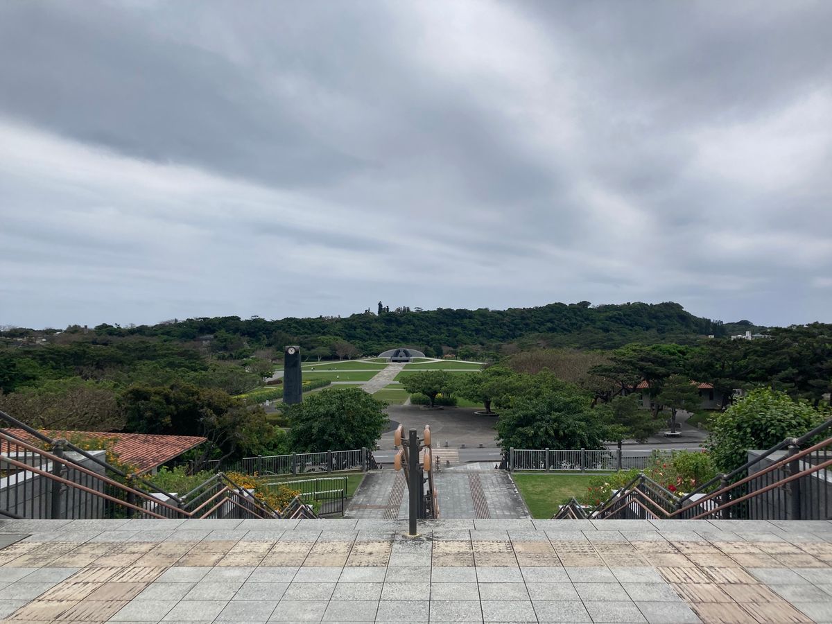 ひめゆり平和祈念資料館と平和祈念公園です。
ひめゆりは意外にも多くの若い人...