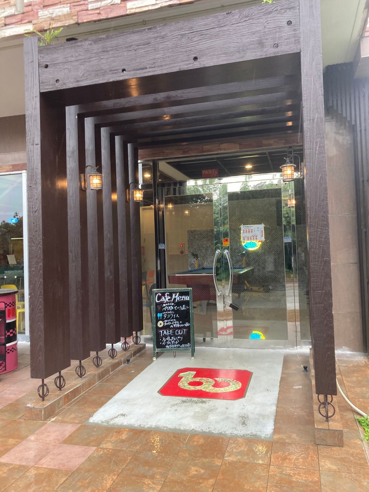 今回宿泊したホテルは、「パリピホテル」で有名になったハンドレッドデイズホテ...