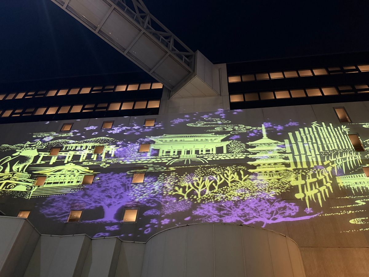 京都駅内の素敵カフェ
お酒も飲めます
夜に行くべき！