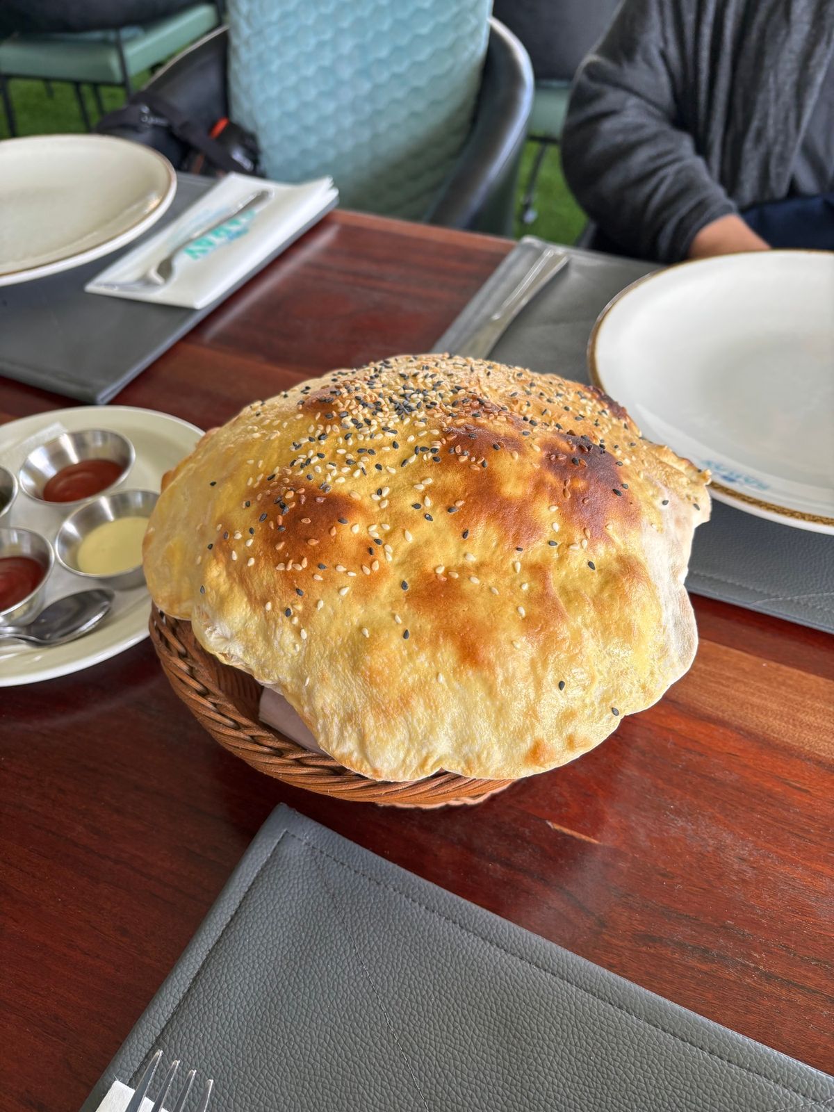 ウォーターフロントで昼食を摂るため、SARAYというトルコ料理店に入りまし...