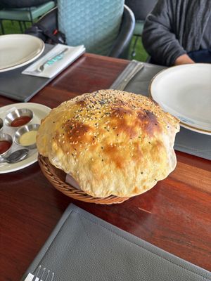 ウォーターフロントで昼食を摂るため、SARAYというトルコ料理店に入りまし...