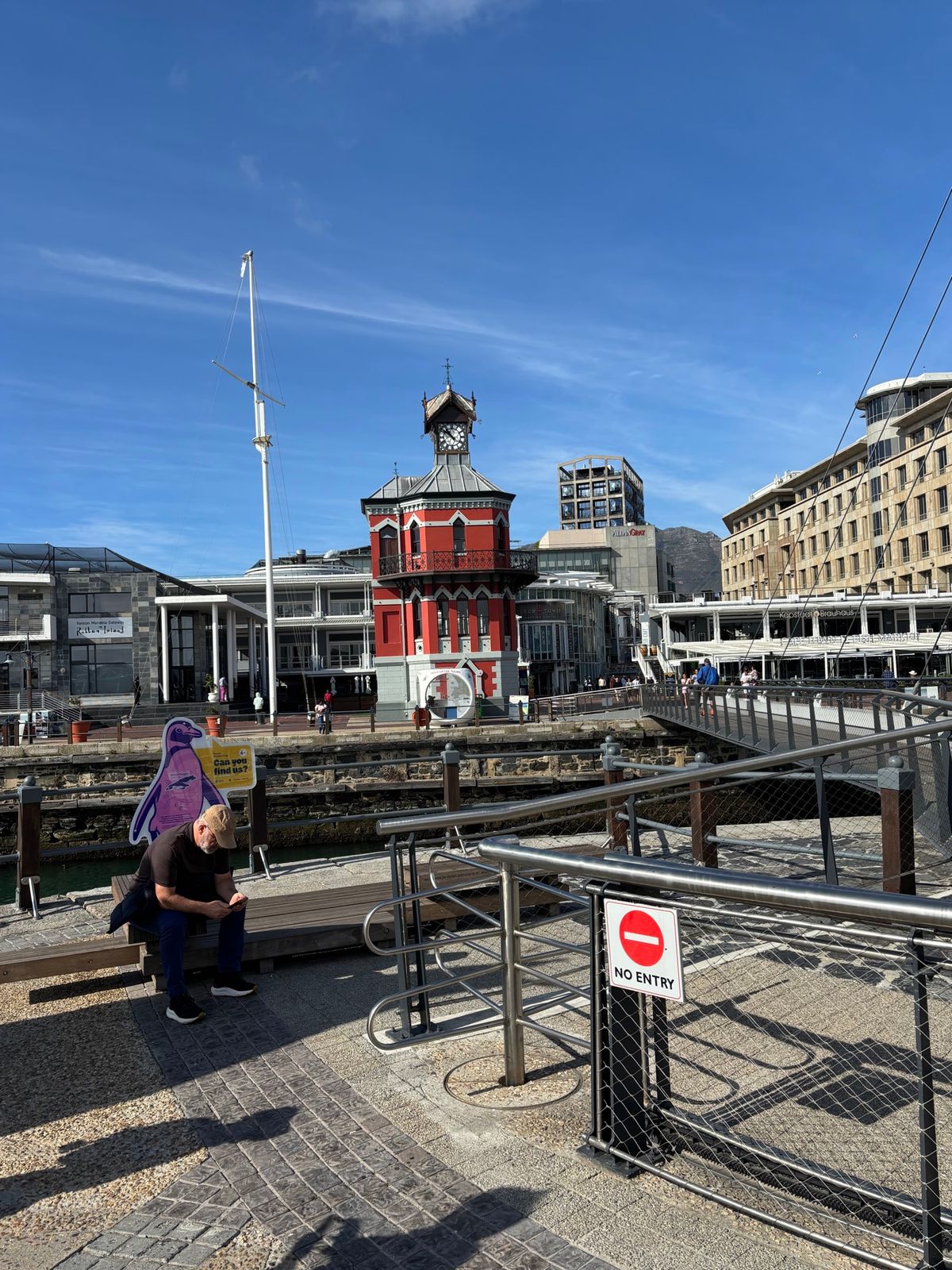 Ｖ＆Ａウォーターフロントを散策しました。とても広く全部は回れませんが、駐車...