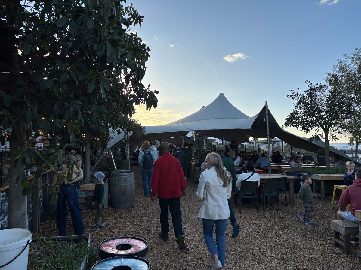 Oranjezicht City Farm Marketに行きました。雑貨...