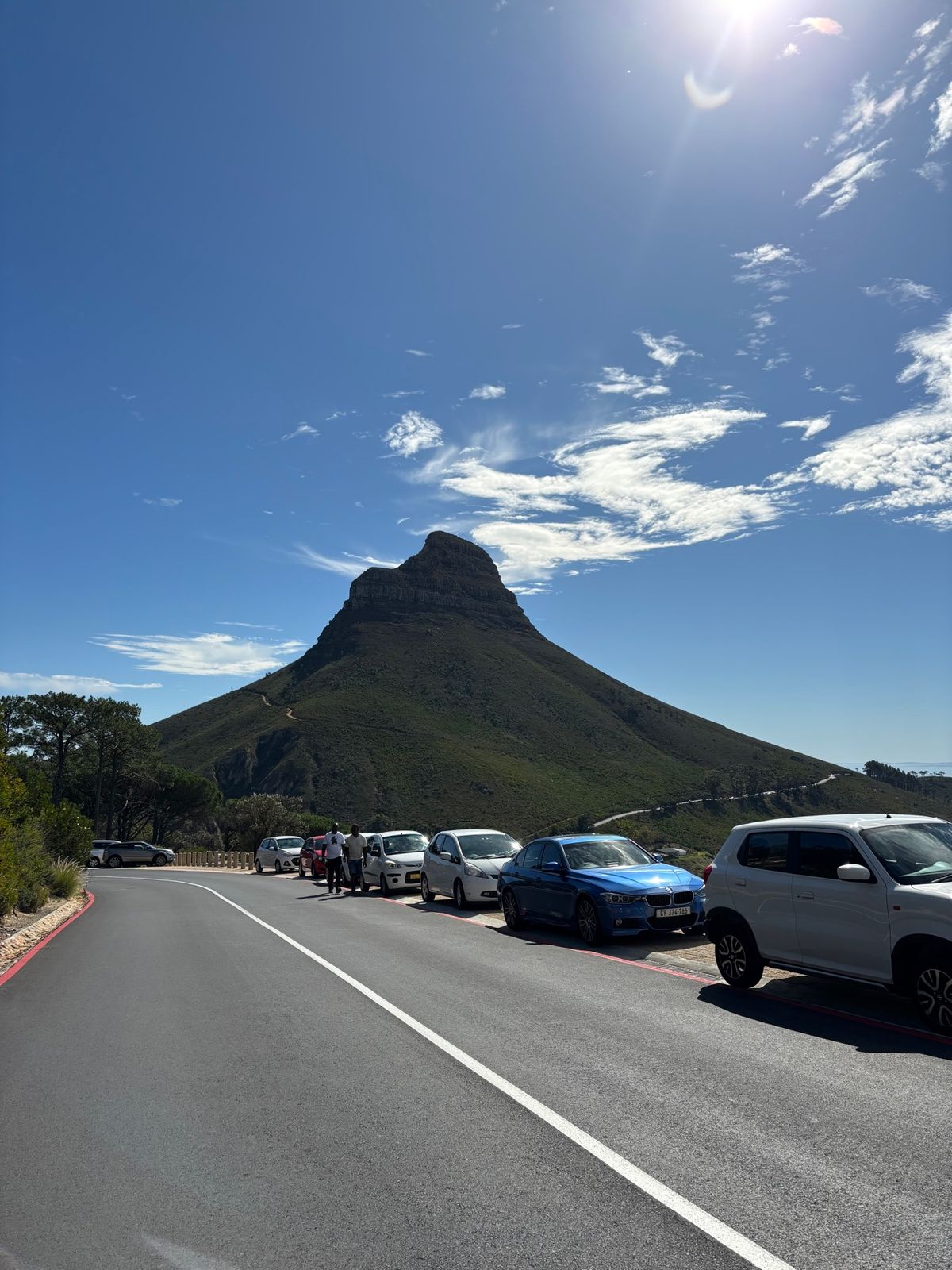 ライオンズヘッドに歩いて登りました。車は登山口近くの駐車場に停めました。登...