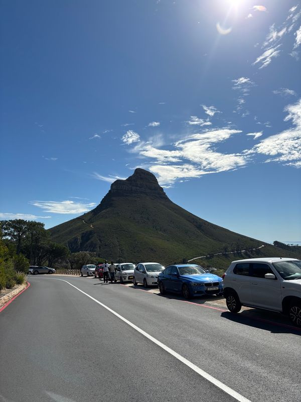 南アフリカ・喜望峰「ケープタウン旅行」の写真：ライオンズヘッドに歩いて登りました。車は...