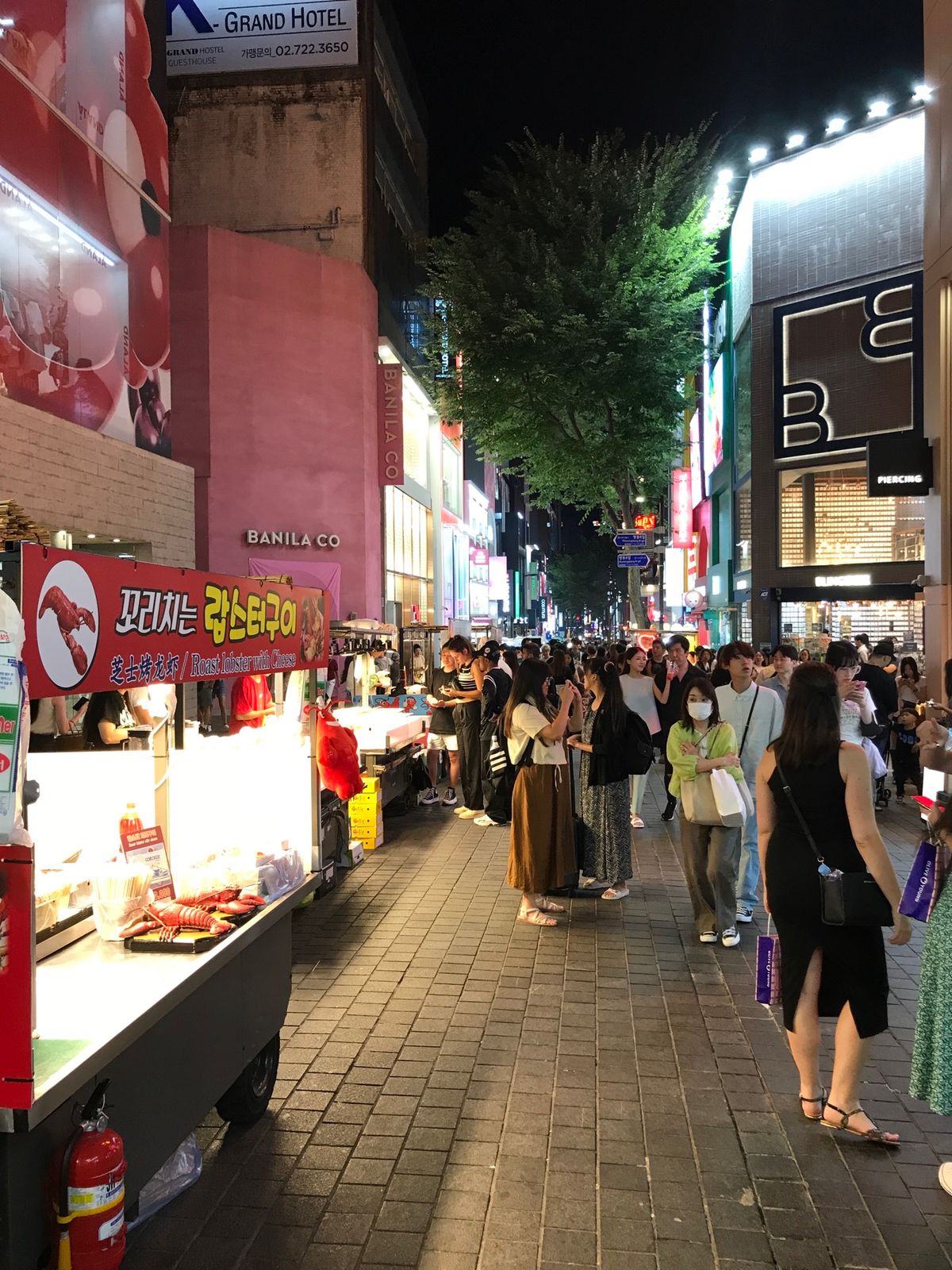 明洞
屋台食べ歩き。
地元スーパーを見つけてお土産購入。