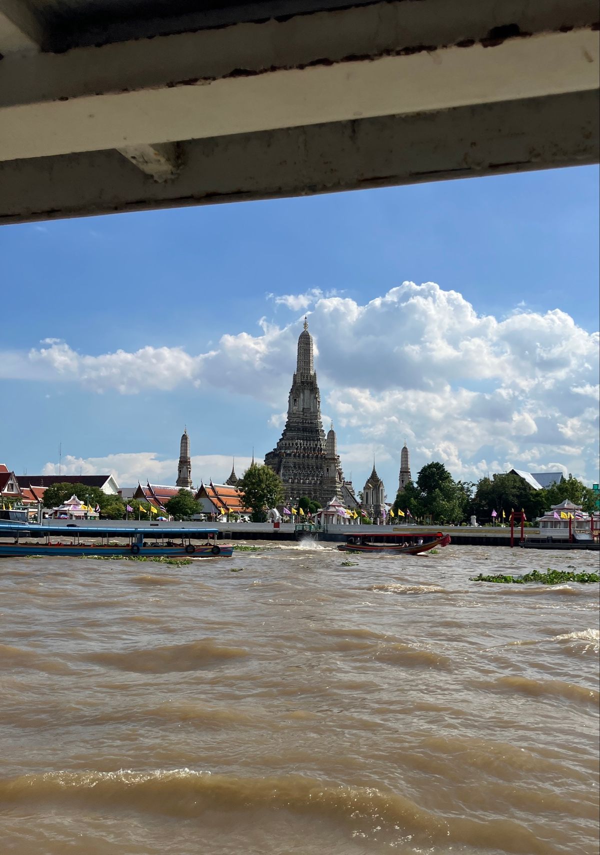 王宮、ワットプラケオ、ワットポー
隣接しているので一気に観光を。
そのまま...