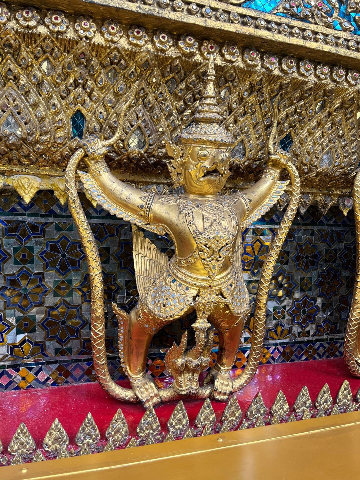 王宮、ワットプラケオ、ワットポー
隣接しているので一気に観光を。
そのまま...