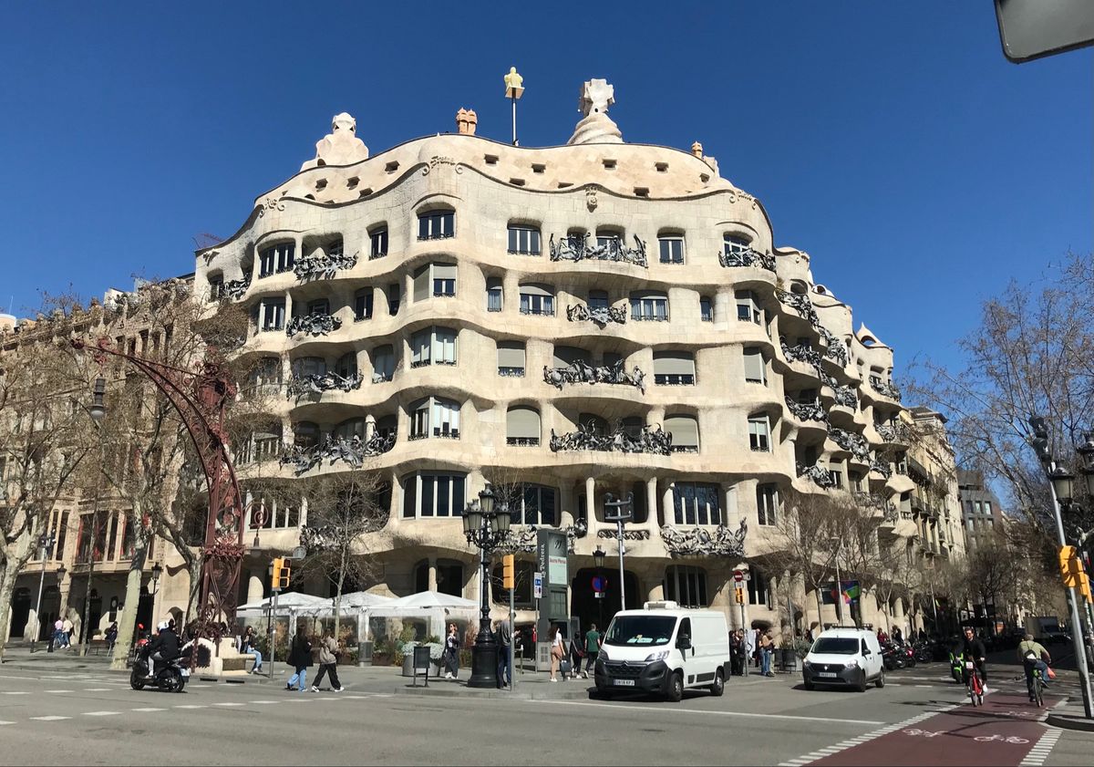 グエル公園
サグラダファミリア
カサ・ミラ
カサ・バトリョ

有名どころな...
