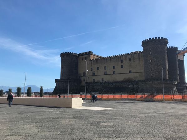 イタリア「ローマ＆ナポリ＆バルセロナ、おまけのシンガポール」の写真：Castle Nuovo   ＊Arte...