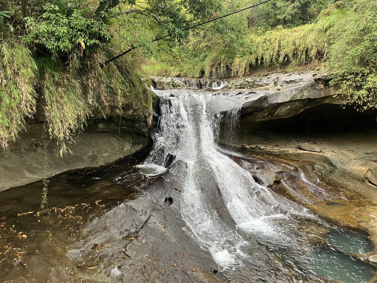 十分瀑布
瀑布、、、というには少し小さいか？
途中のメガネ滝はソレっぽい。...