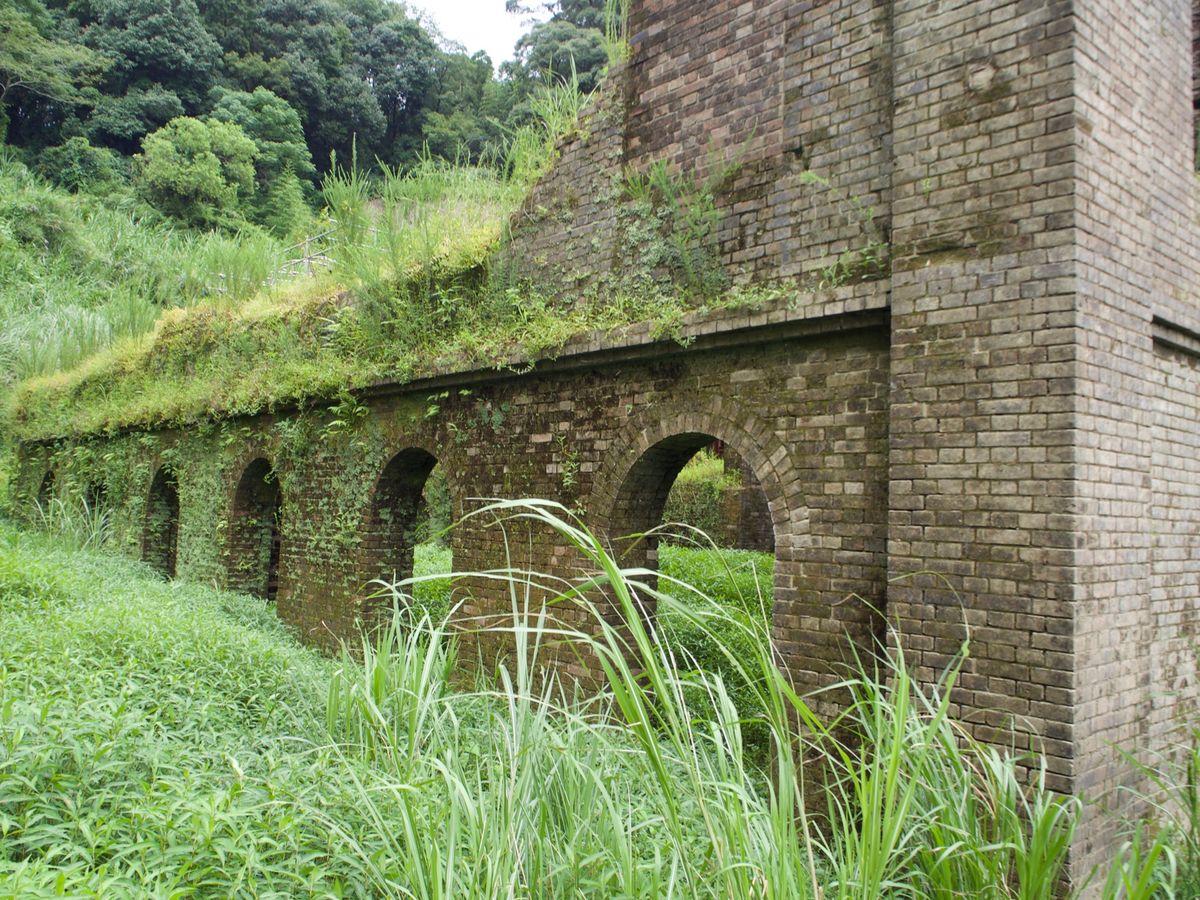 曽木発電所遺構
ダムに沈み、渇水期にのみ姿を見せる。
8月の週末限定で、見...