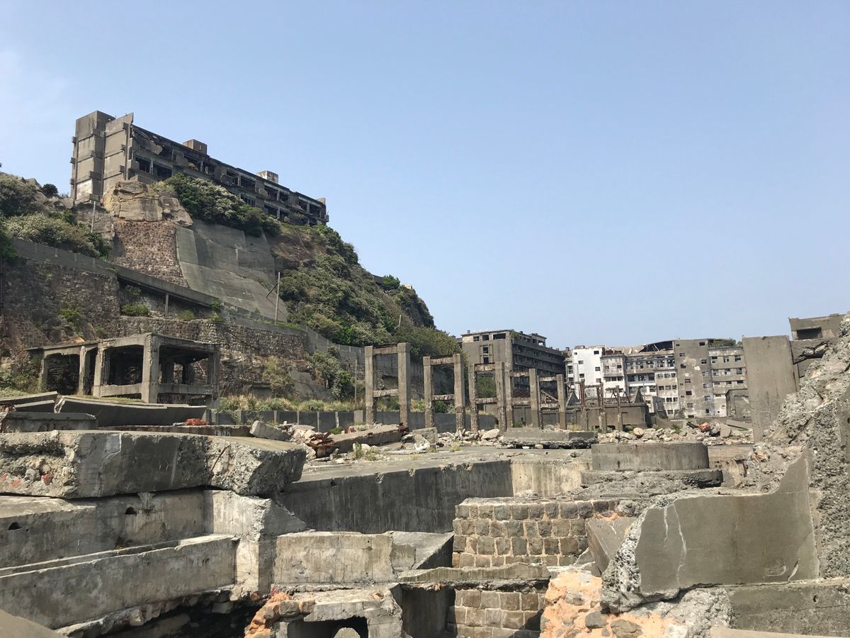 軍艦島(端島)
この小さな島に人が溢れかえっていたとは。
観覧エリアは限定...