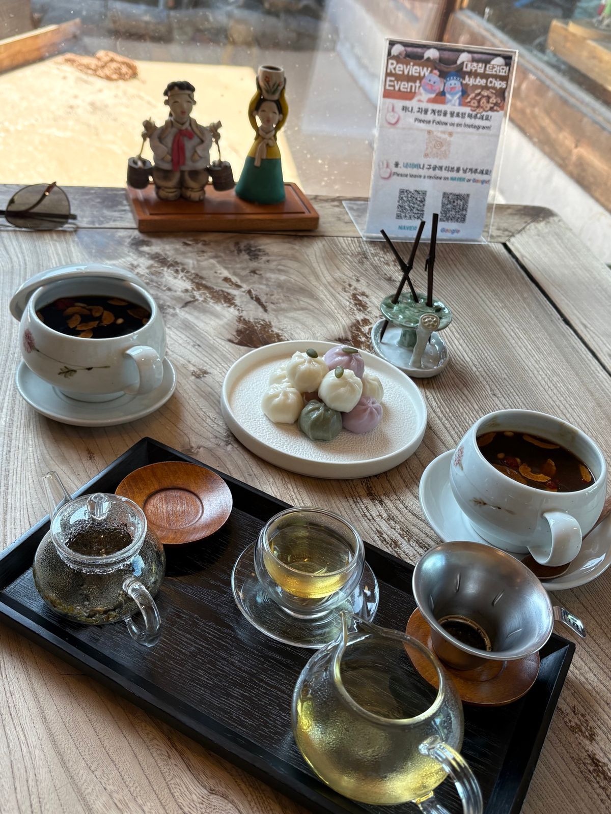 景福宮
韓服を着た観光客の多いこと！
そして松の花粉の多いこと！！
アレル...