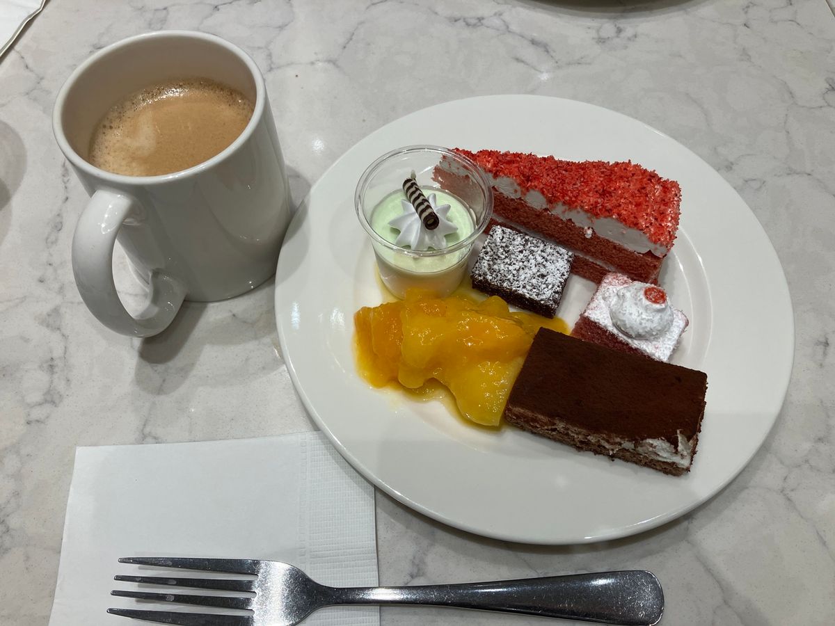 江南
クリニックに行く前にお粥を食べよう！と
24時間営業のお店を探すが、...