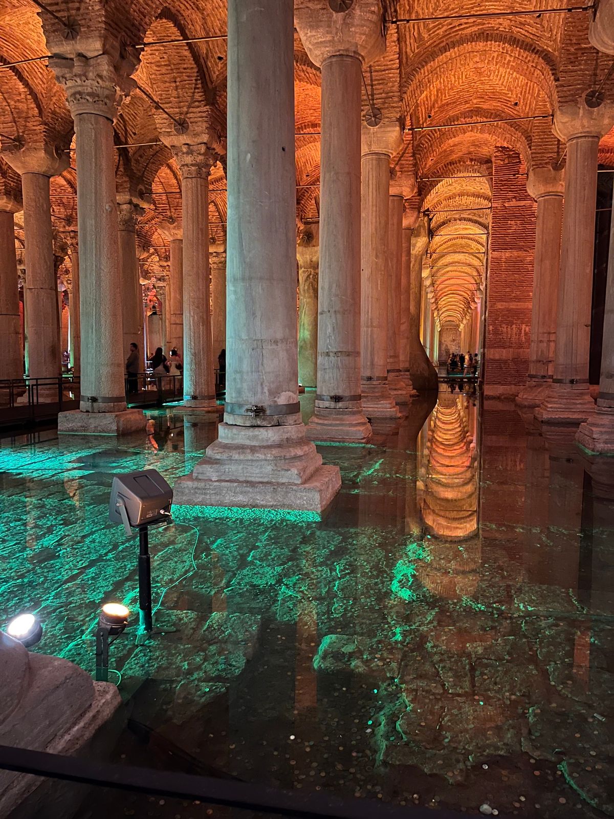 トプカプ宮殿&ハレム
朝イチに行けば、予約無しでもスムーズに入れます。まず...