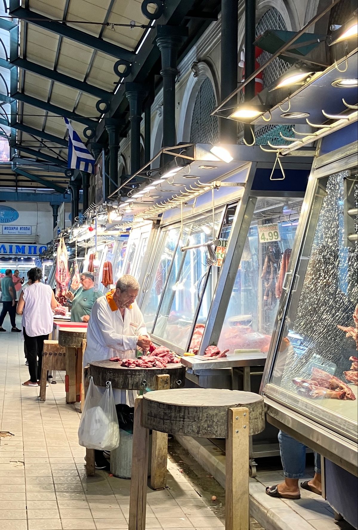 交代式
国会議事堂の前で、1時間に1回、行われています。毎回これをやるのは...