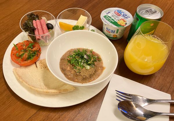 トルコ「イスタンブール&アテネ」の写真：ドーハ空港ラウンジ
今回は乗り継ぎが多く...