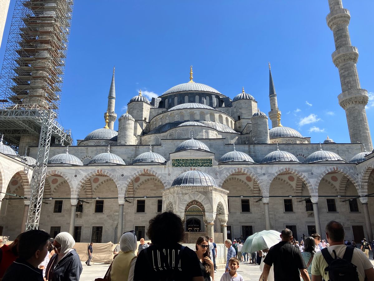 アヤソフィア
観覧は2階のみですが、その大きさ然り、教会だったこともよく分...