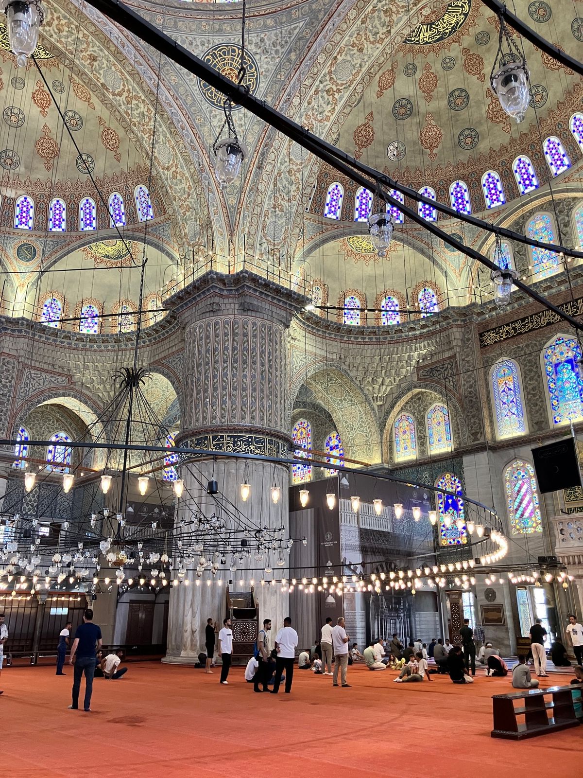 アヤソフィア
観覧は2階のみですが、その大きさ然り、教会だったこともよく分...