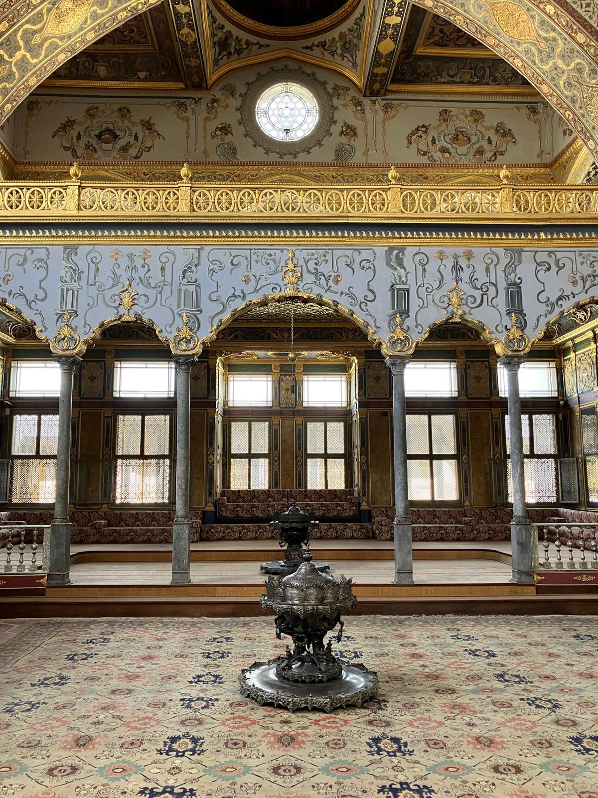 トプカプ宮殿&ハレム
朝イチに行けば、予約無しでもスムーズに入れます。まず...