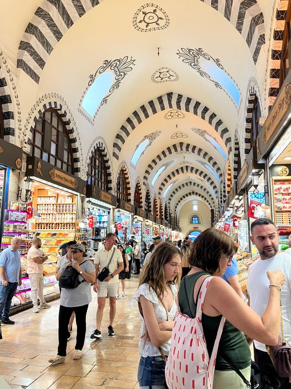 トルコ「イスタンブール&アテネ」の写真：エジプシャンバザール
雰囲気は良いですが...