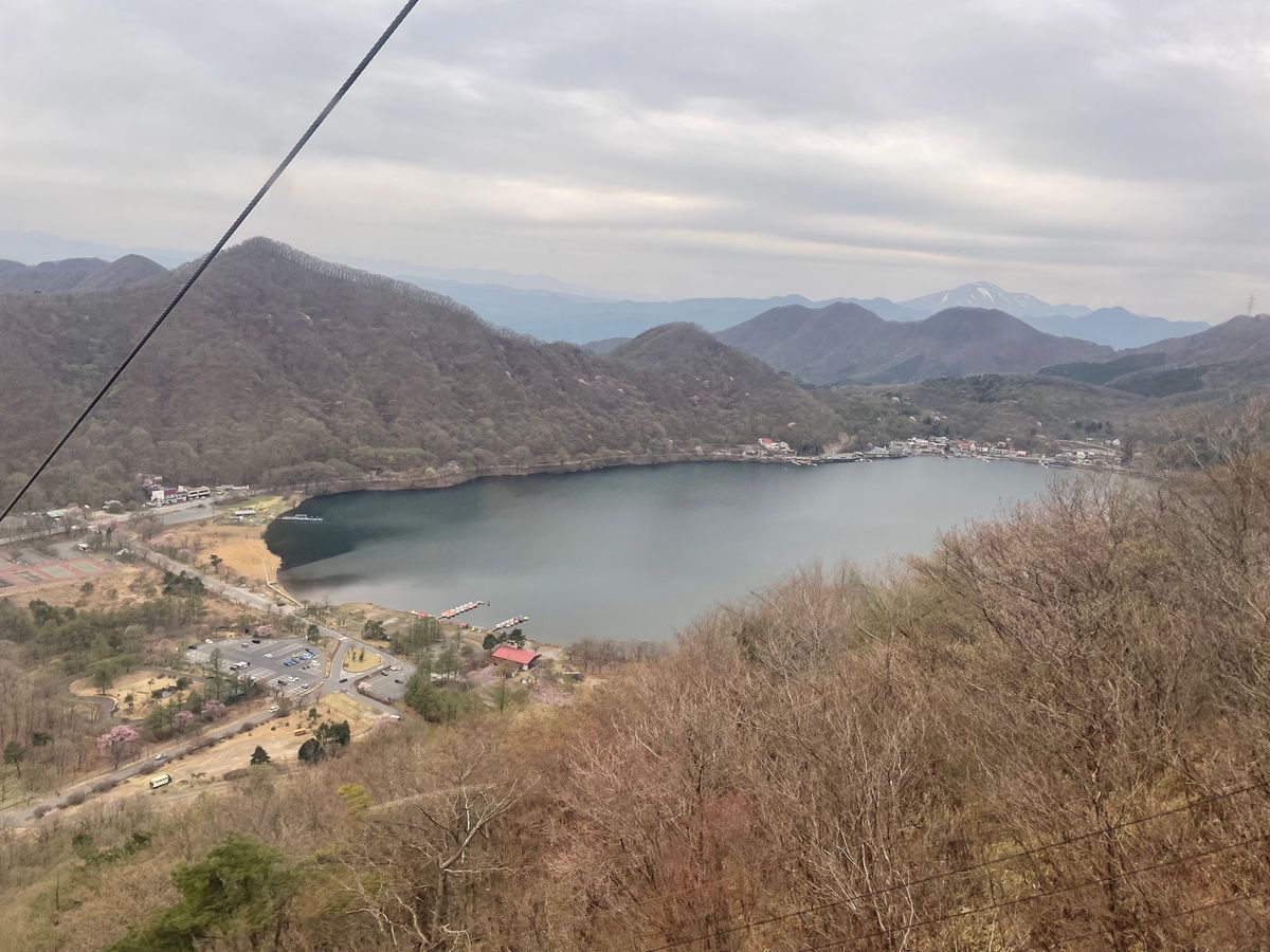 伊香保温泉を出て榛名湖へ。榛名富士にはロープウェイで登りました。ロープウェ...