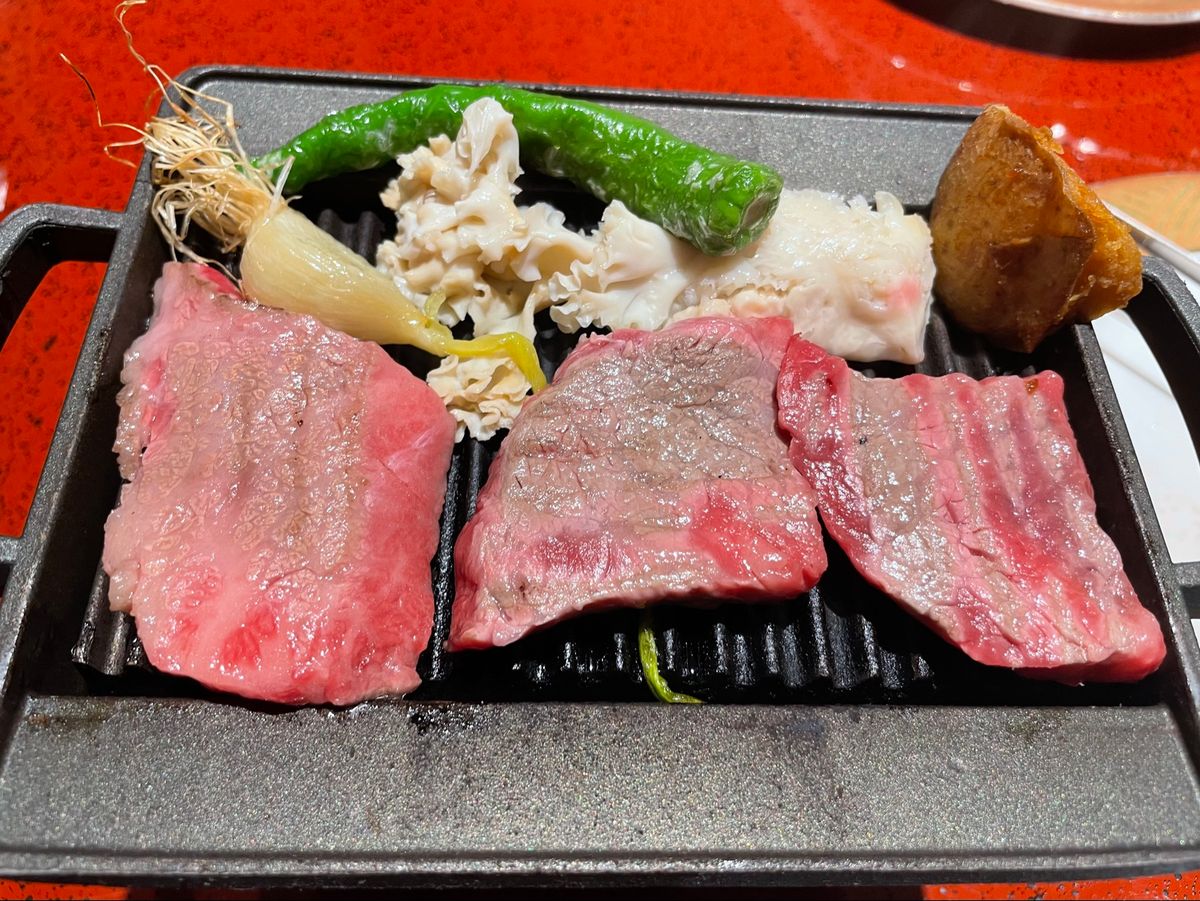 旅館の食事は夕食､朝食共に個室でいただきました。どの料理も美味しかったです。