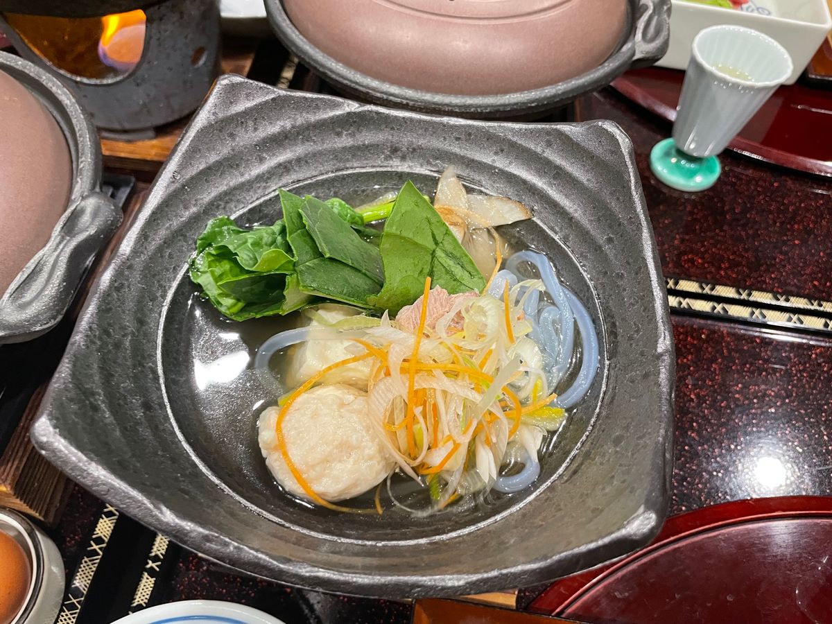 こちらも朝食、夕食共に個室でいただきました。メインは赤城牛のすき焼きでした。