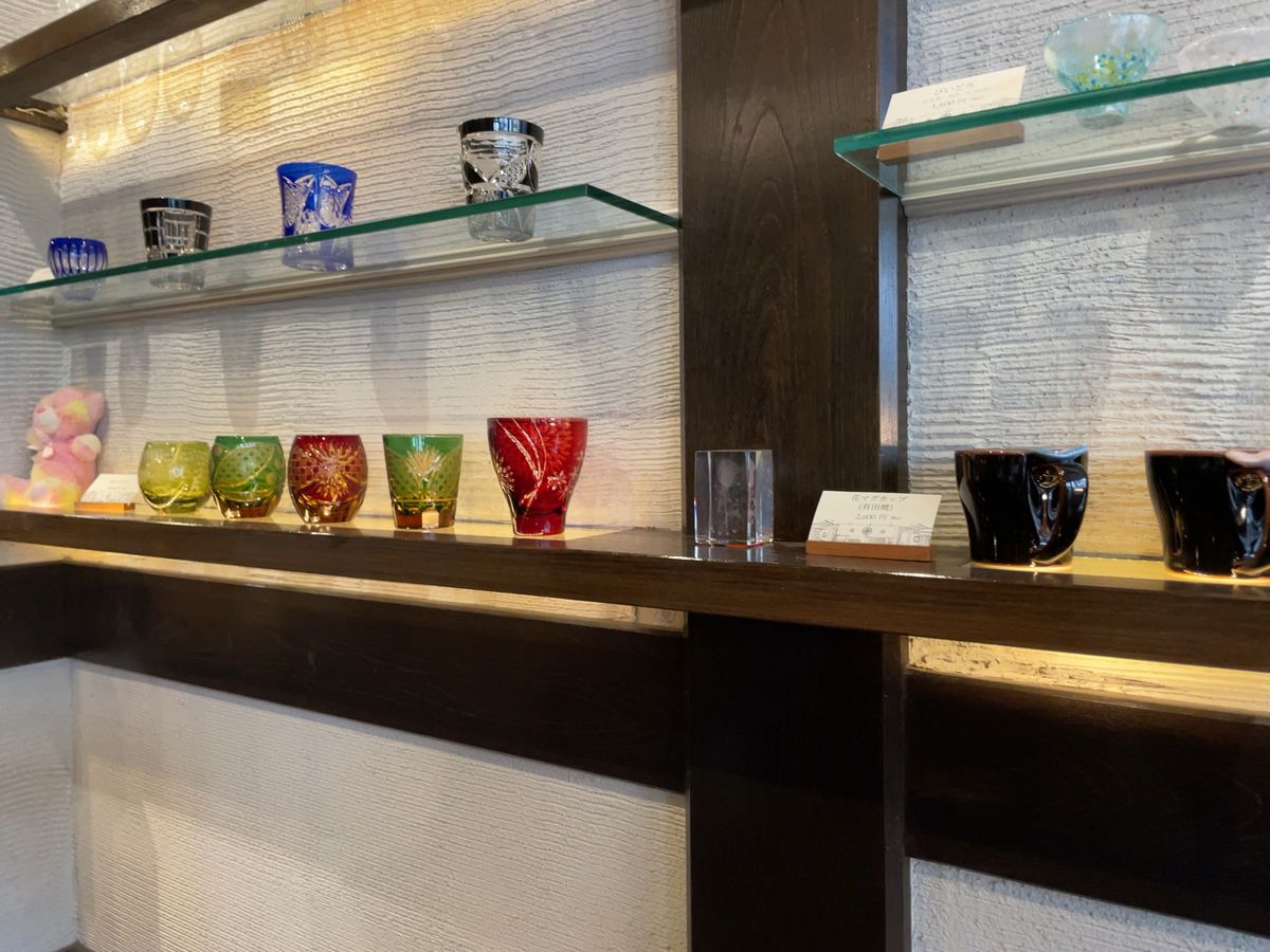 草津温泉でオヤツタイム、入ったのは老舗温泉旅館奈良屋に併設されたカフェ。季...