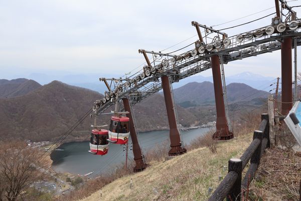 日本・軽井沢「2025GW・伊香保、草津温泉家族旅行」の写真：伊香保温泉を出て榛名湖へ。榛名富士にはロ...