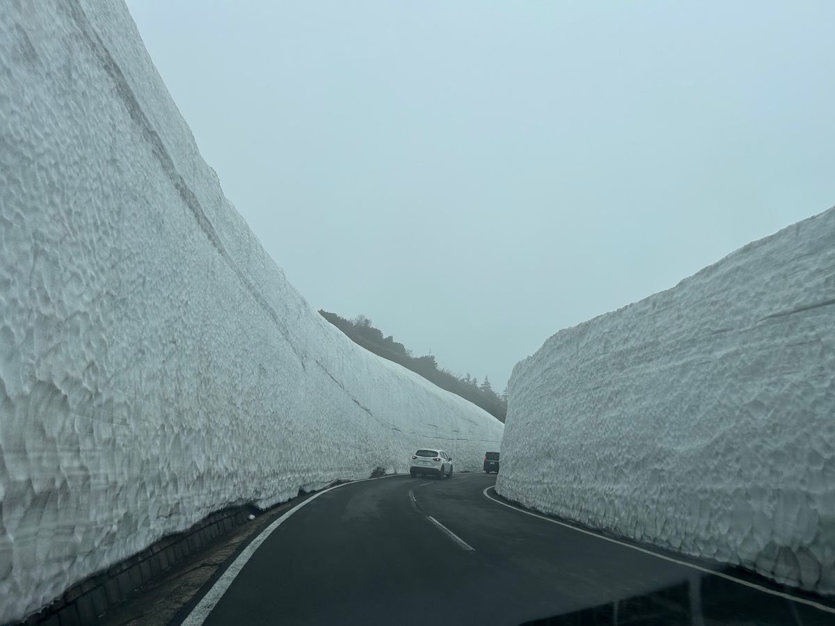 蔵王山頂、何も見えず。そして寒い