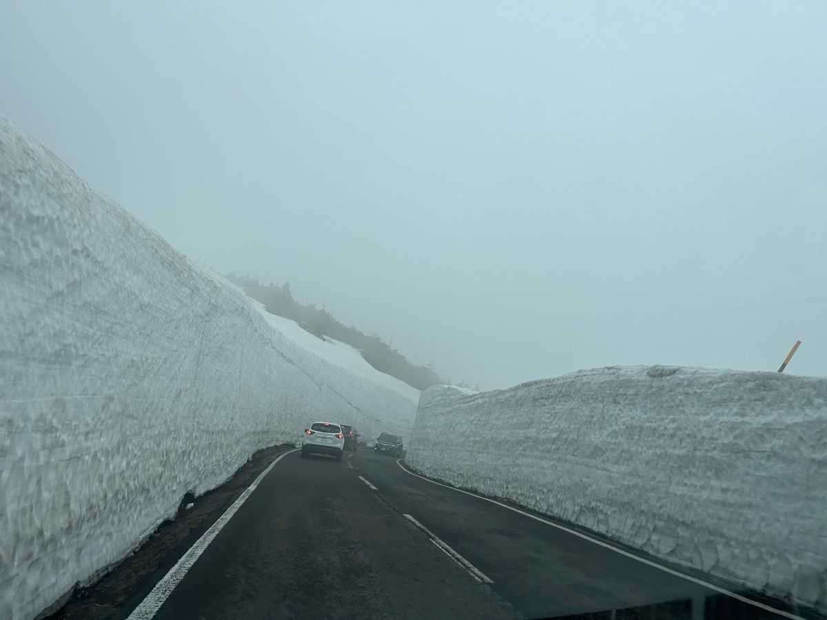 蔵王山頂、何も見えず。そして寒い